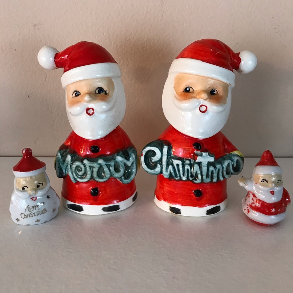 4 vintage ceramic Santa’s salt n pepper shakers